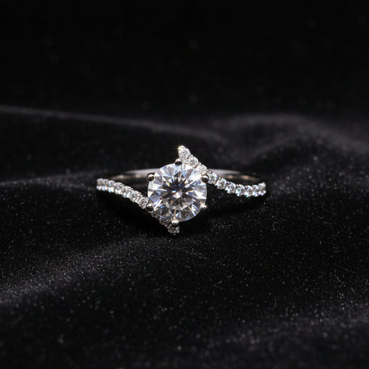 Moissanite 1.00 ctw Circle Ring