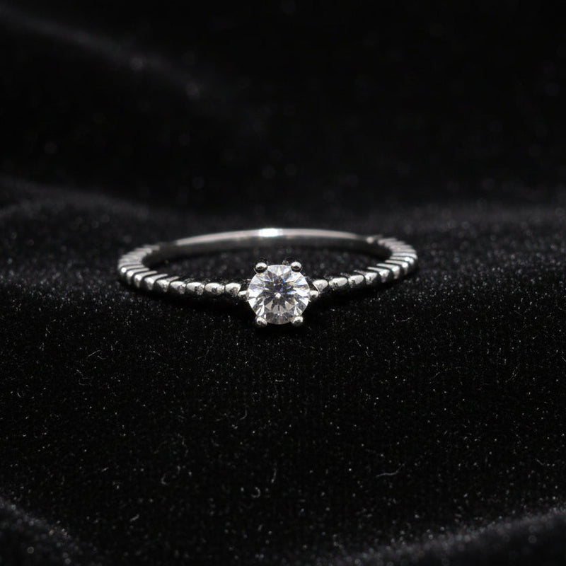 Moissanite 0.30 ctw Circle Ring